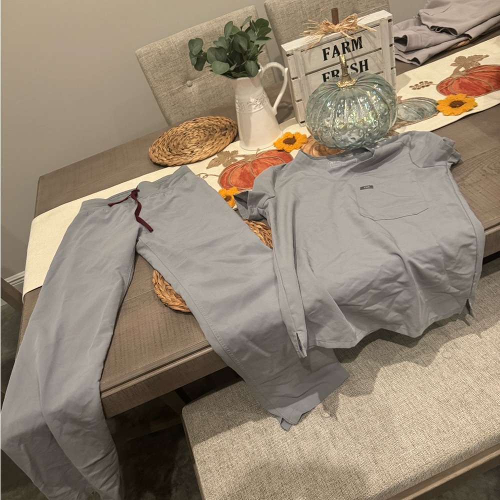 Figs Gray Women's Scrub Set